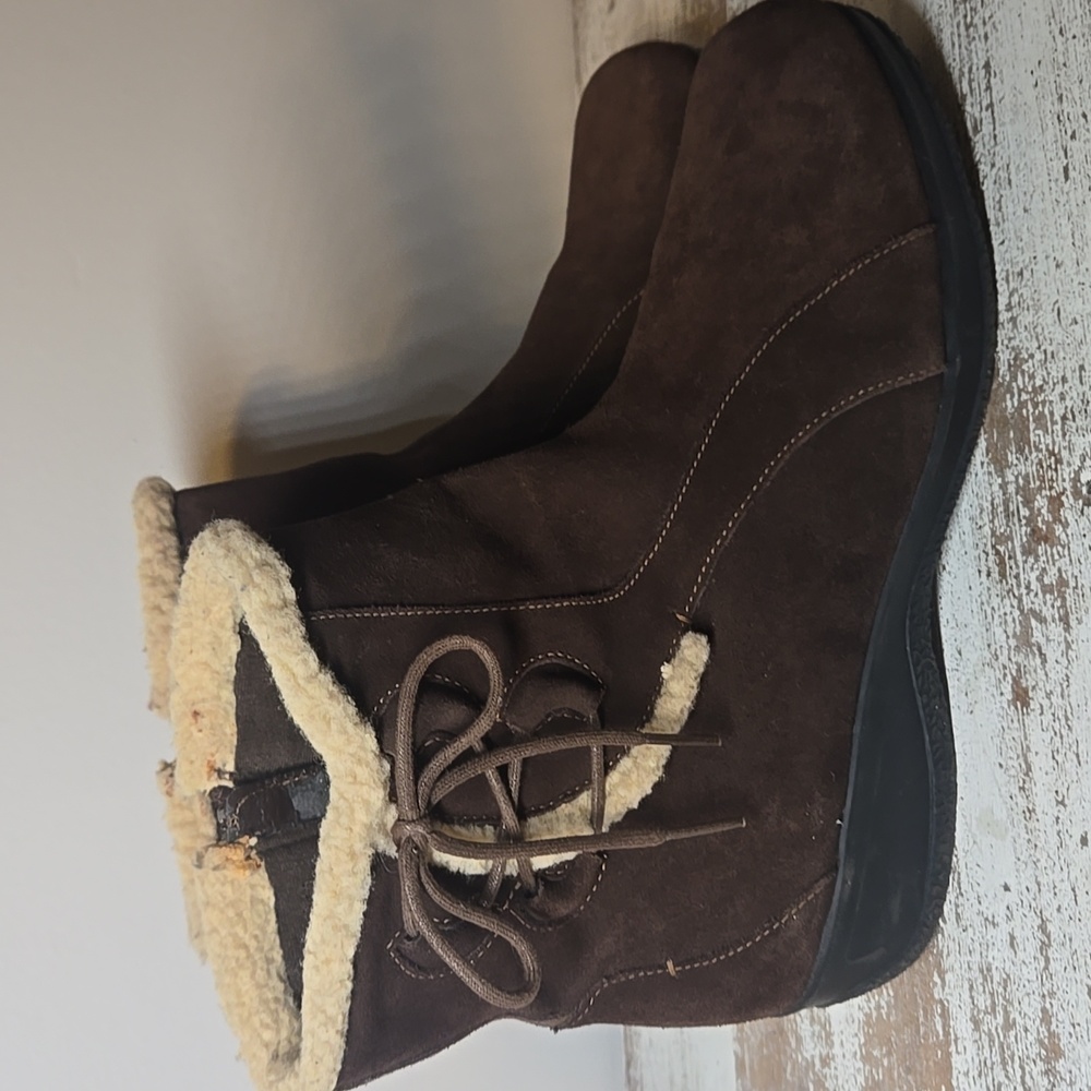 Clarks Angie Madi Women's Bendables Winter Boot Brown Suede Style # 35615 10M